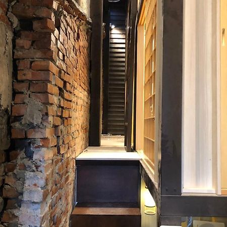 台甕茶室青年旅館 Tai-Wong Tatami Room Hostel Tainan Exteriör bild