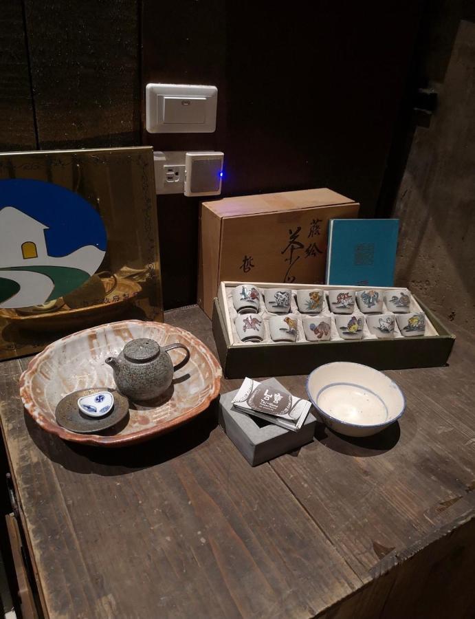 台甕茶室青年旅館 Tai-Wong Tatami Room Hostel Tainan Exteriör bild