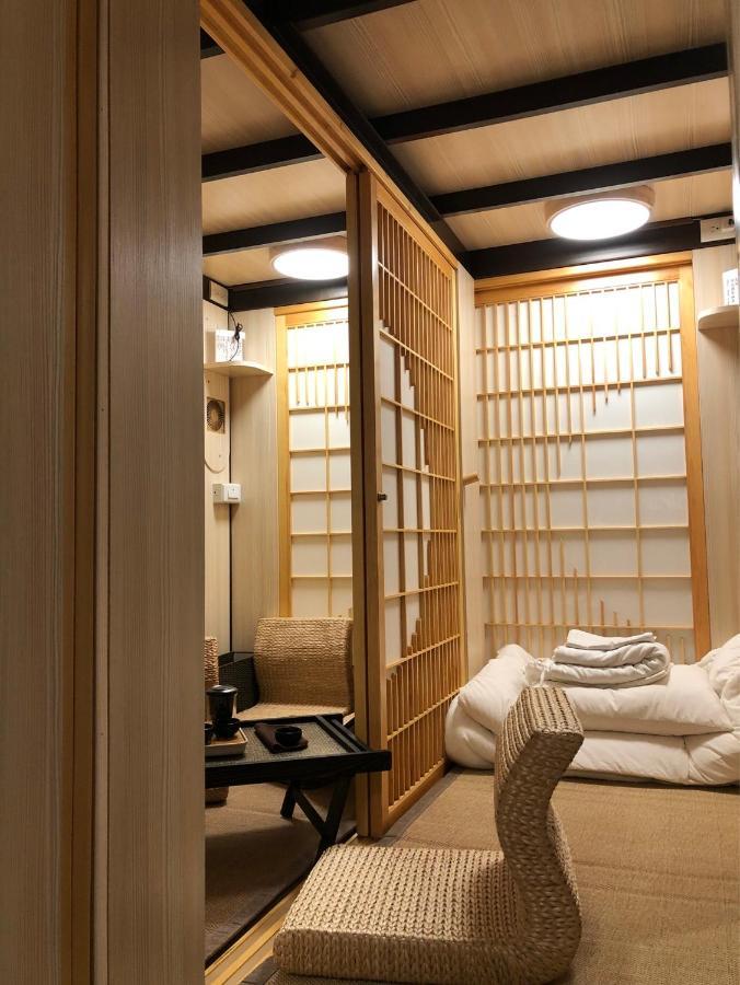 台甕茶室青年旅館 Tai-Wong Tatami Room Hostel Tainan Exteriör bild