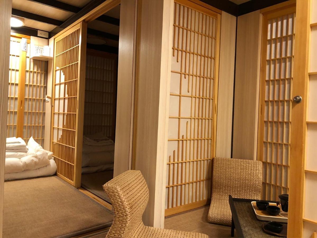 台甕茶室青年旅館 Tai-Wong Tatami Room Hostel Tainan Exteriör bild