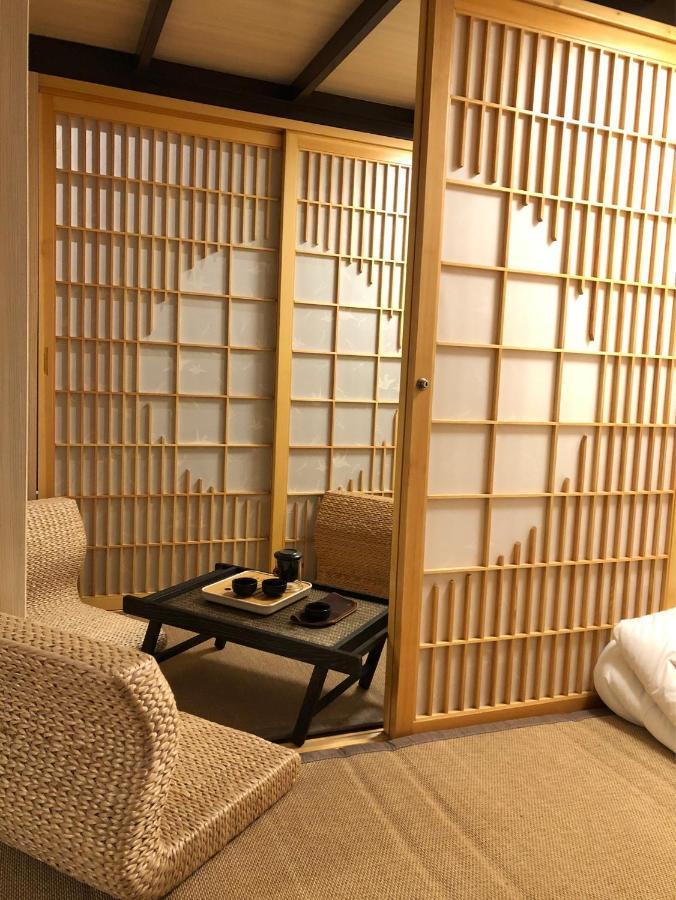 台甕茶室青年旅館 Tai-Wong Tatami Room Hostel Tainan Exteriör bild