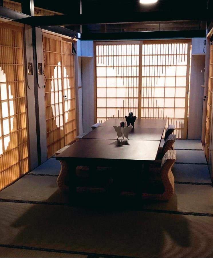 台甕茶室青年旅館 Tai-Wong Tatami Room Hostel Tainan Exteriör bild