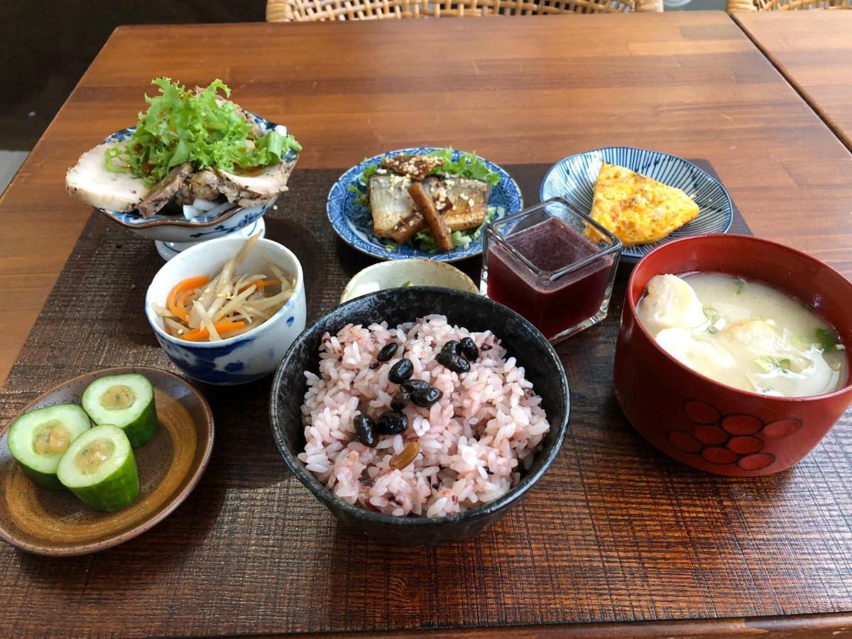 台甕茶室青年旅館 Tai-Wong Tatami Room Hostel Tainan Exteriör bild